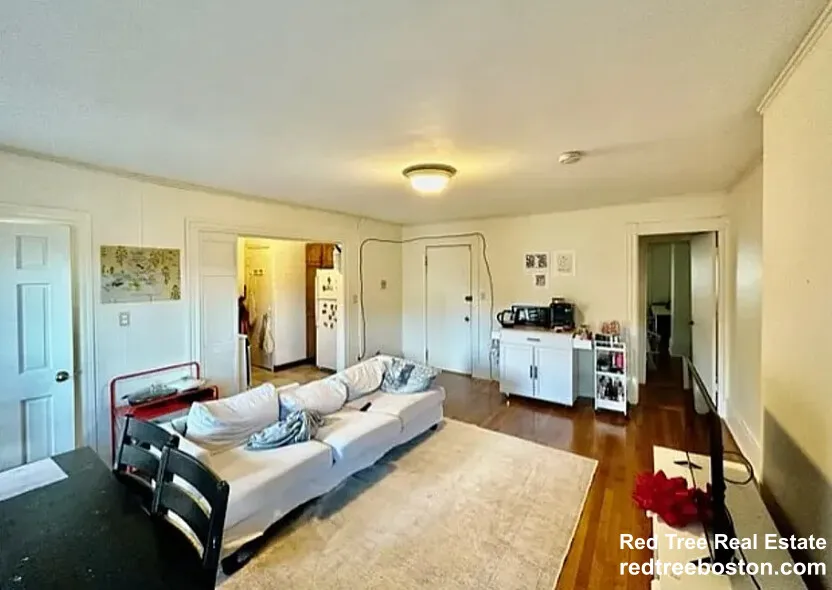 912 Beacon St, Fenway