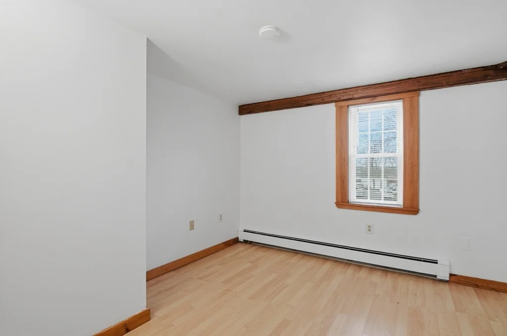 92 Main St, Hopkinton