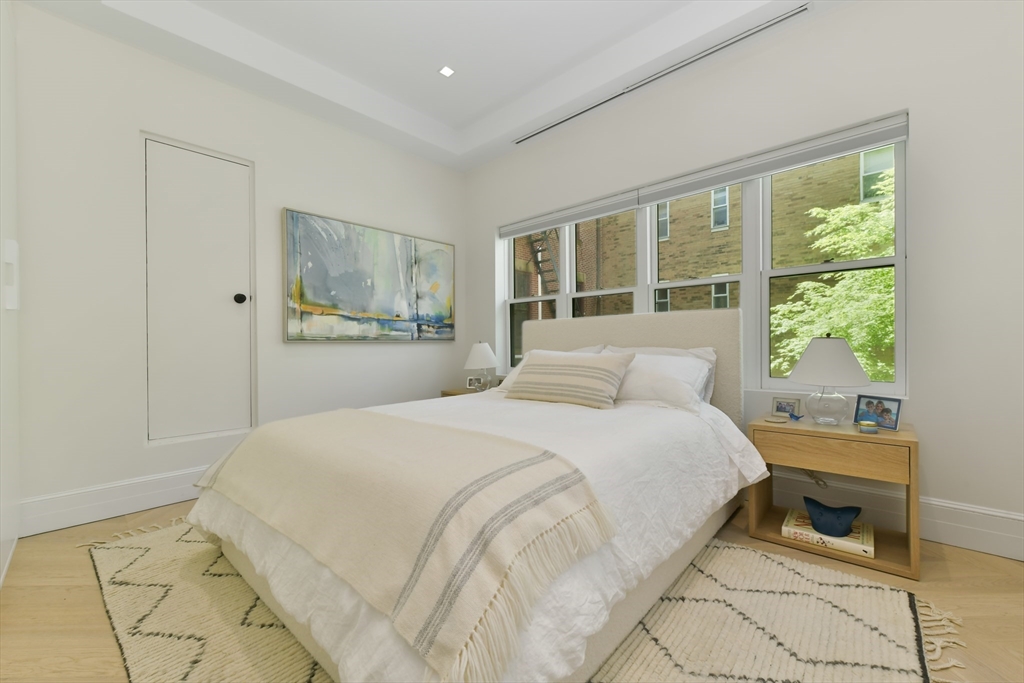 112 Charles St, Beacon Hill