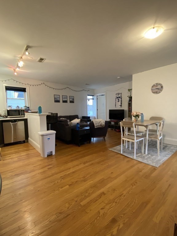 17 Wensley, Mission Hill