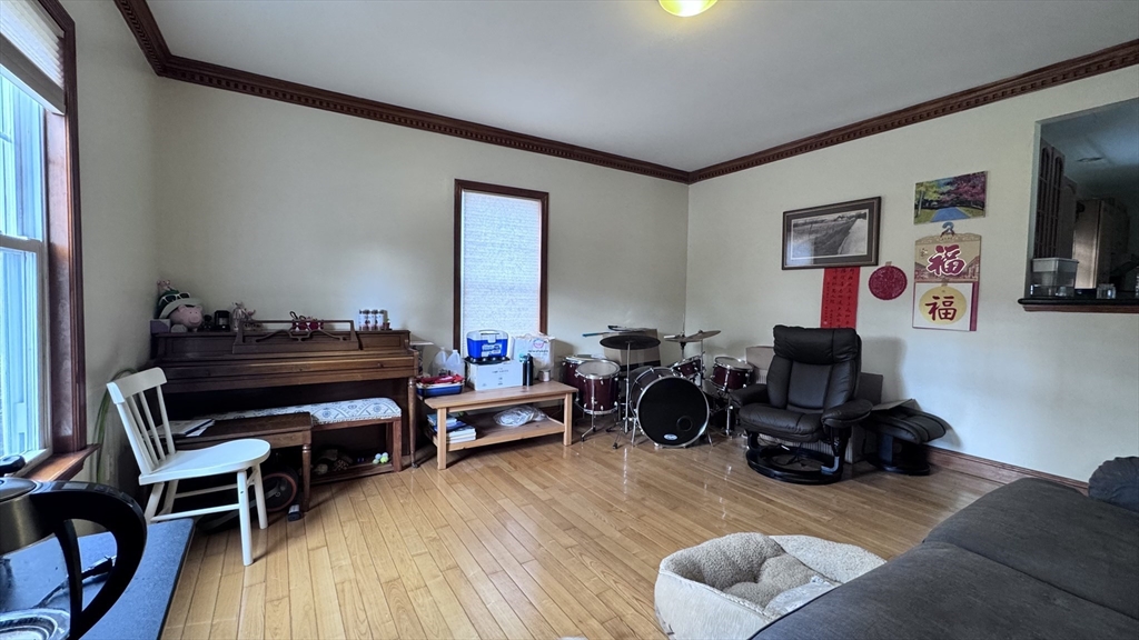 298 Langley Rd, Newton