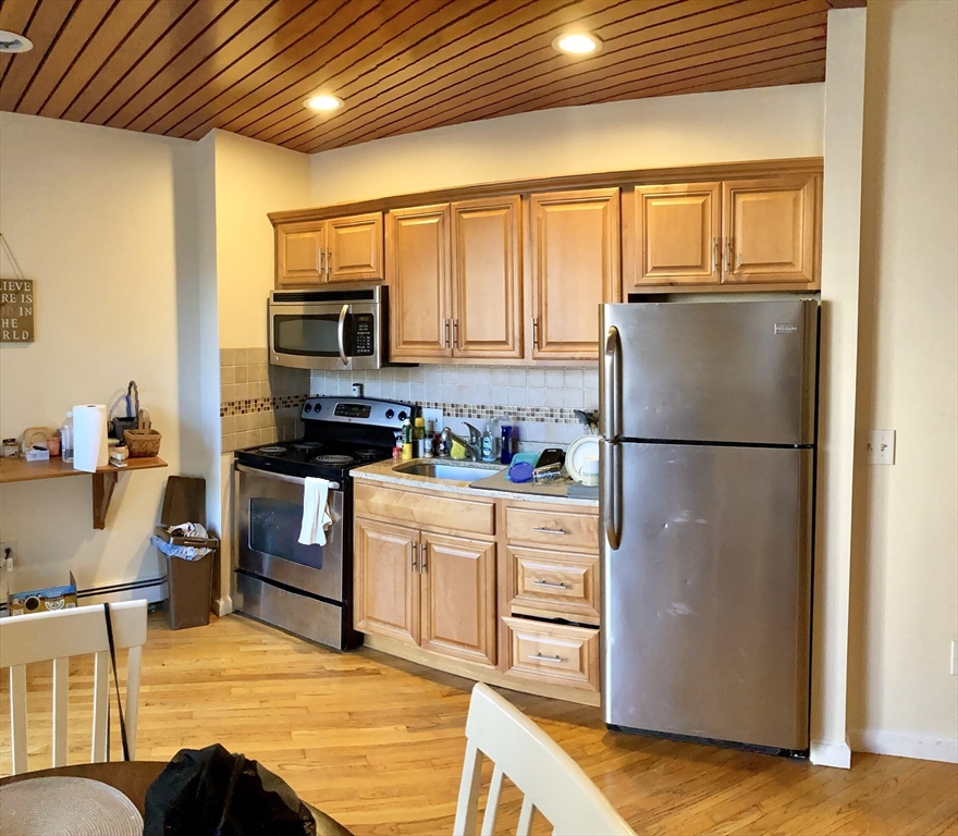 390 Riverway, Fenway