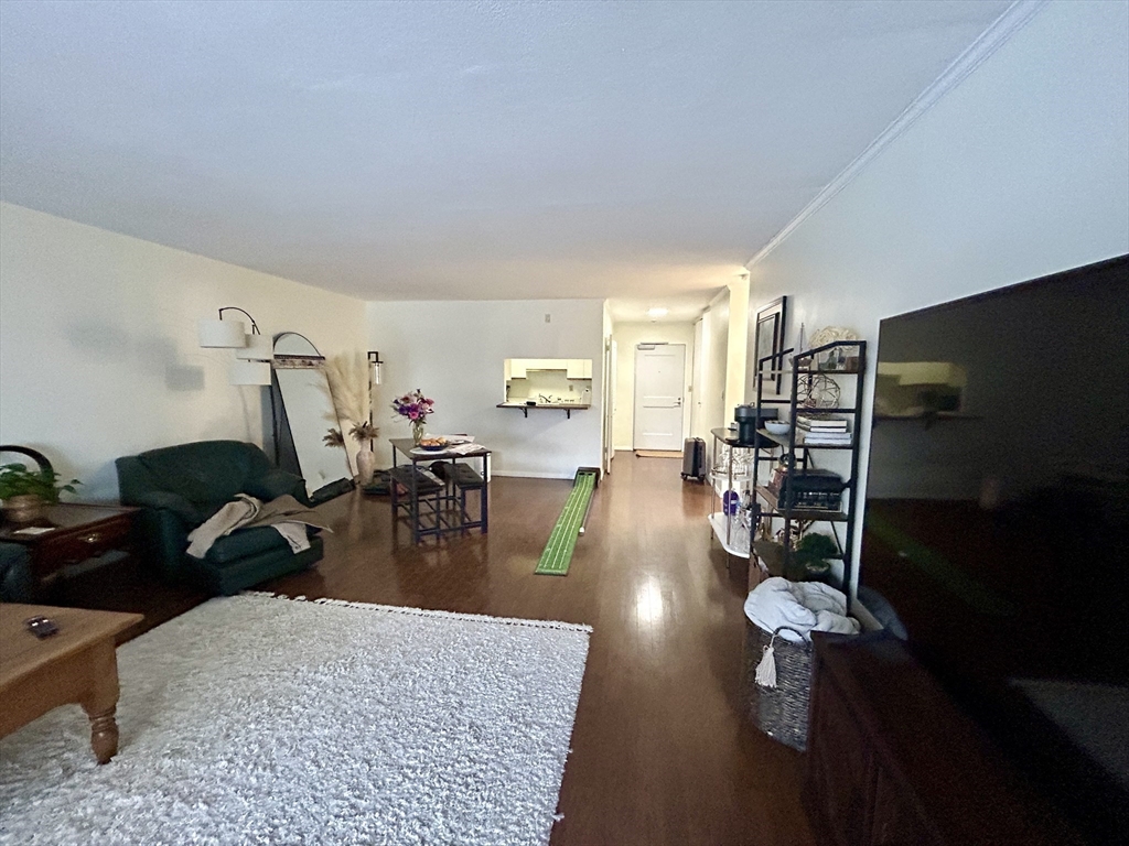 6 Whittier Pl, West End