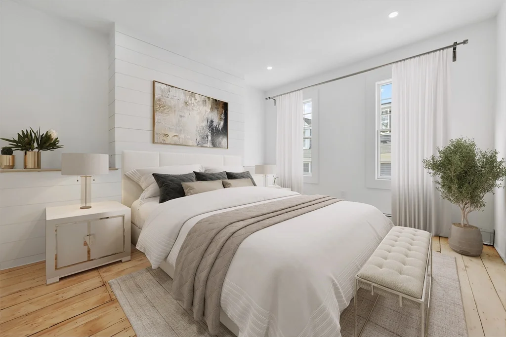 31 Pleasant St, Charlestown