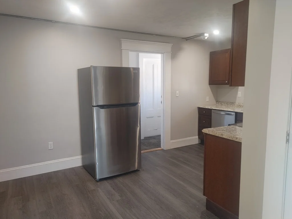 16 Wall St, Foxboro