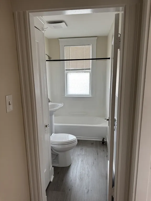 106 Kenoza Ave, Winnekenni Park