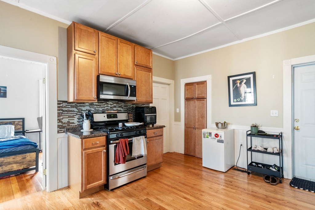 54 Hubbard, Neighborhood Nine