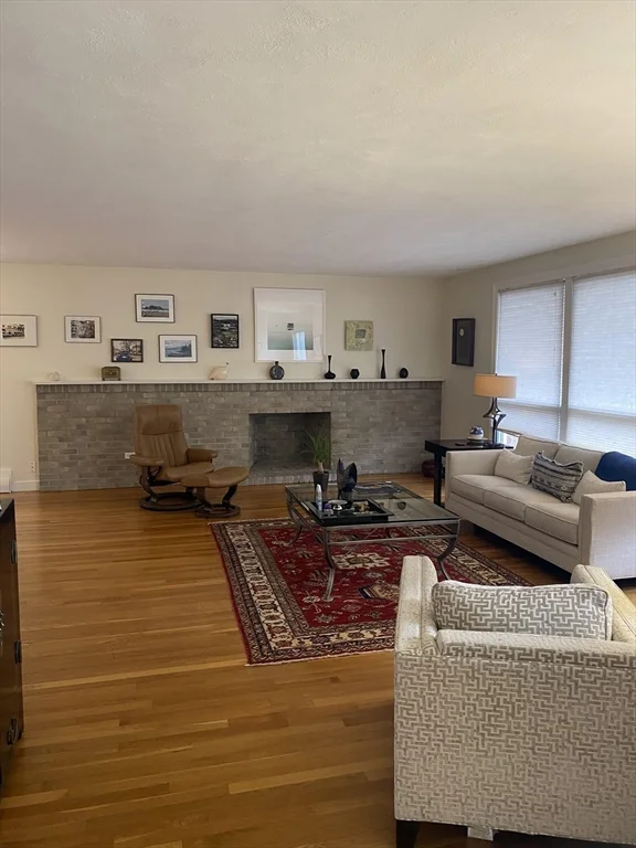 132 Brandeis Rd, Chestnut Hill