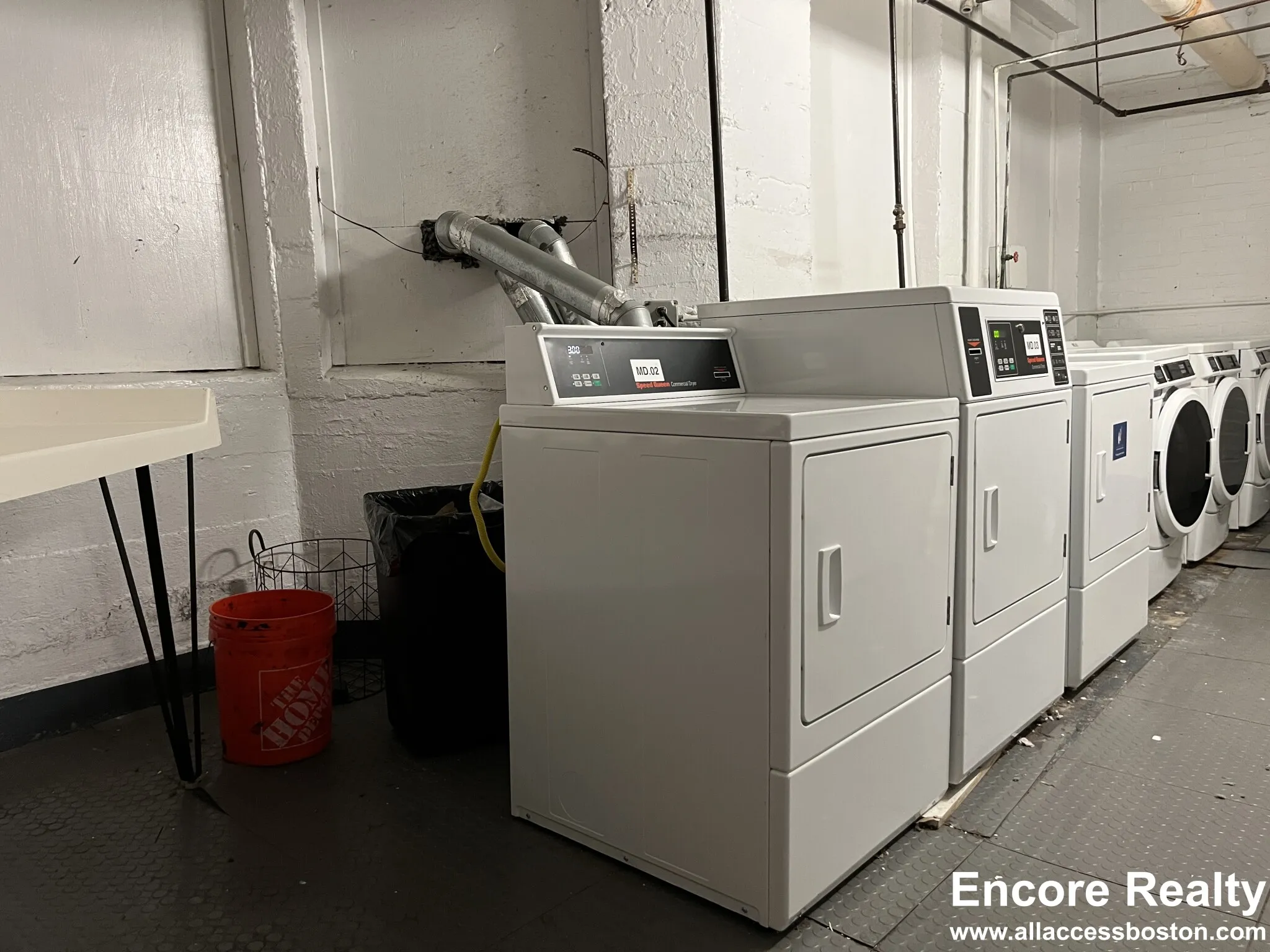 1144 Commonwealth Ave, North Brookline