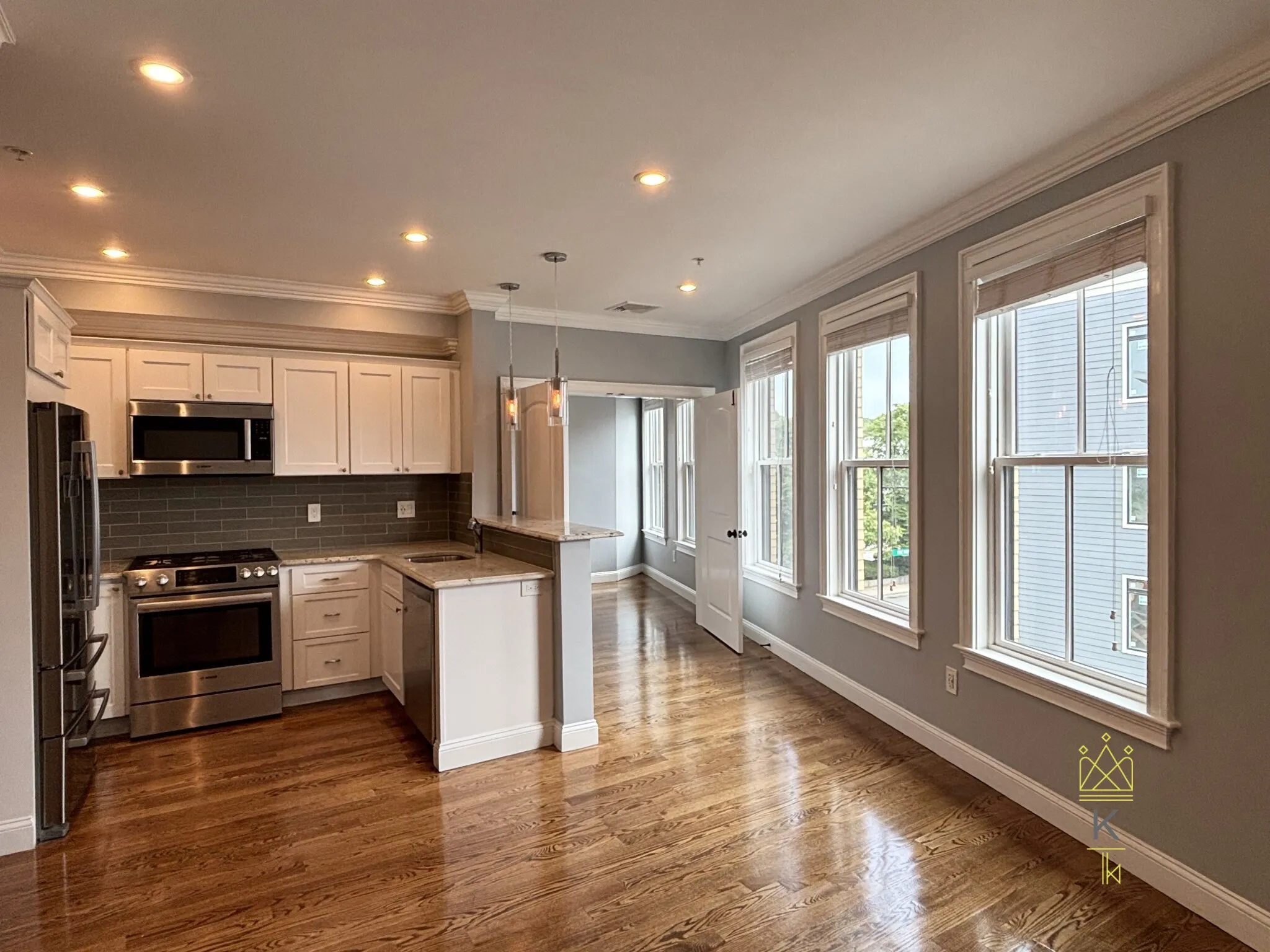 38-42 Hyde Park Ave, Jamaica Plain