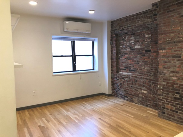 144 Bowdoin St, Beacon Hill