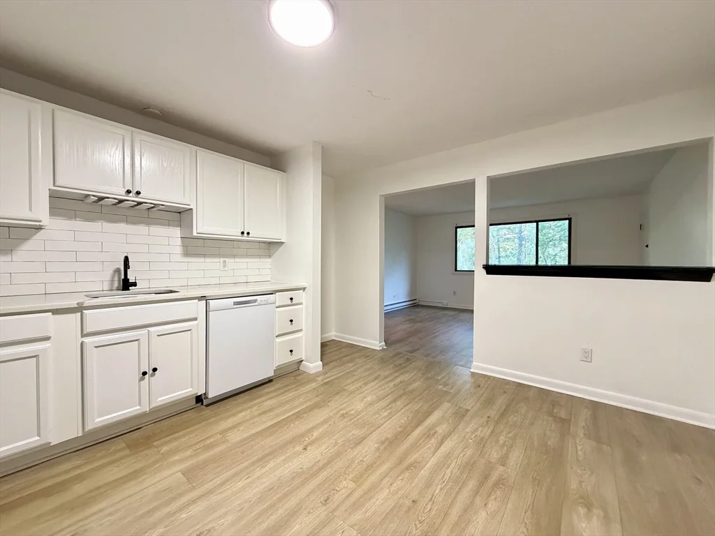 18 Pierce St, Foxboro