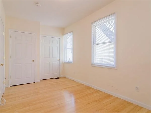 137 W 9th St, South Boston