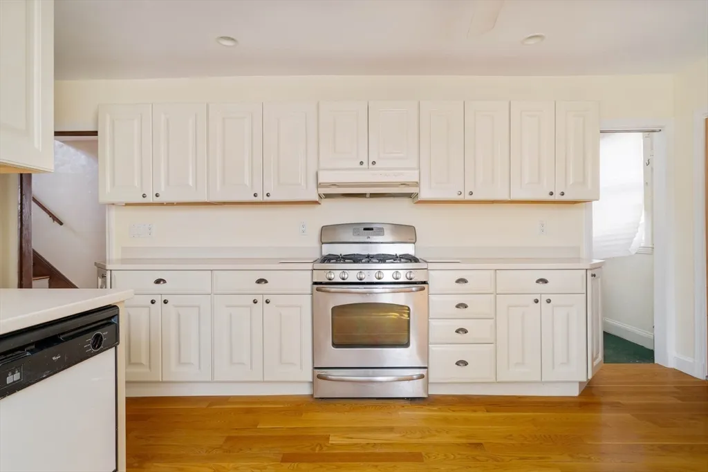 18 Newcastle Rd, Brighton