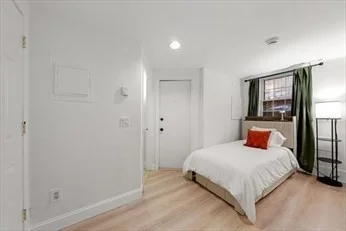 102 Revere, Beacon Hill