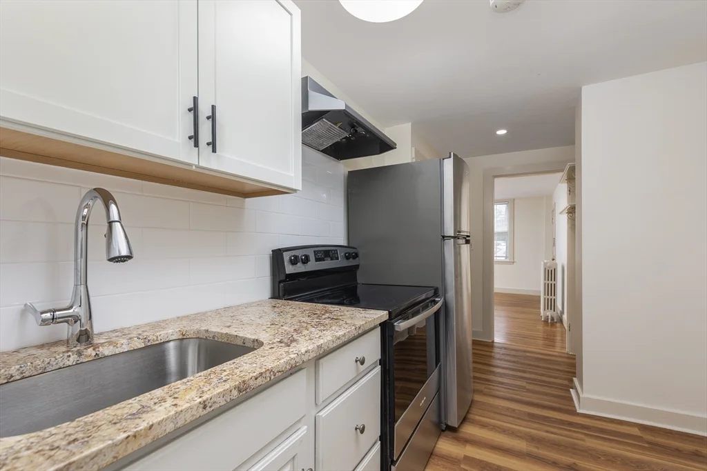 102 Washington St, Old Town