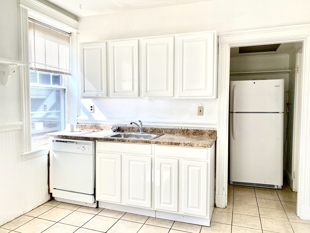 74 Babcock St, North Brookline