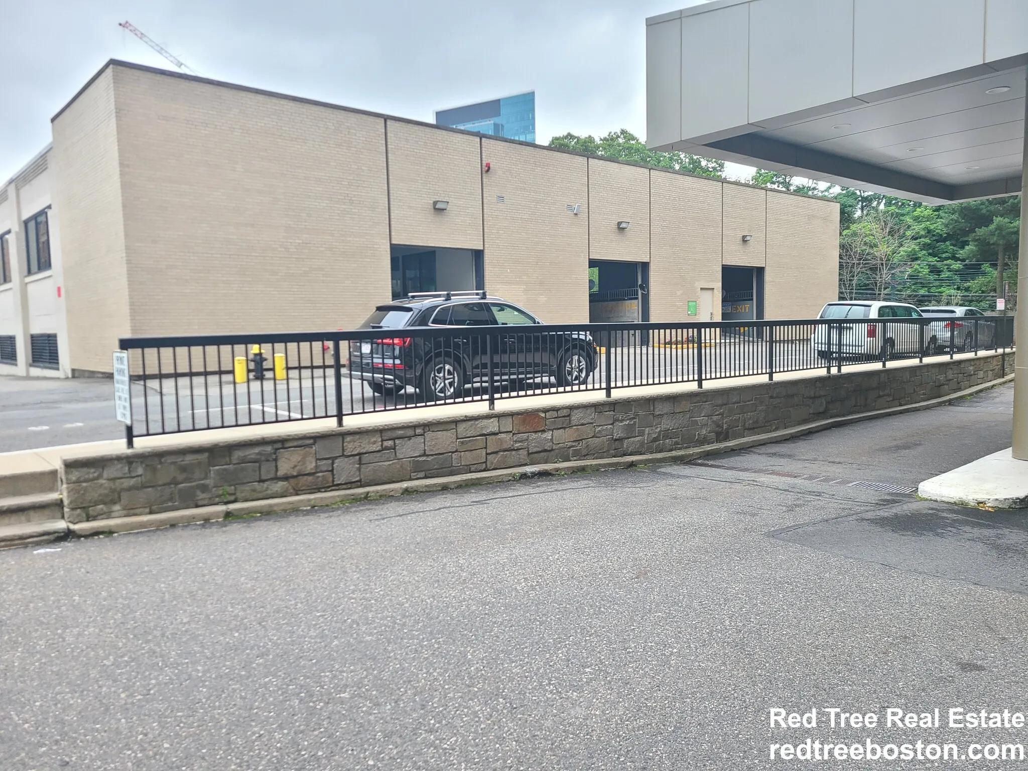 101 Monmouth Ct, Longwood