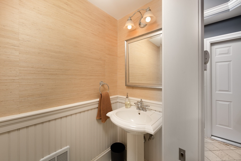 1 bed, 1.5 bath apartment for rent at 479 Beacon Unit 42, Back Bay — photo 9 of 9