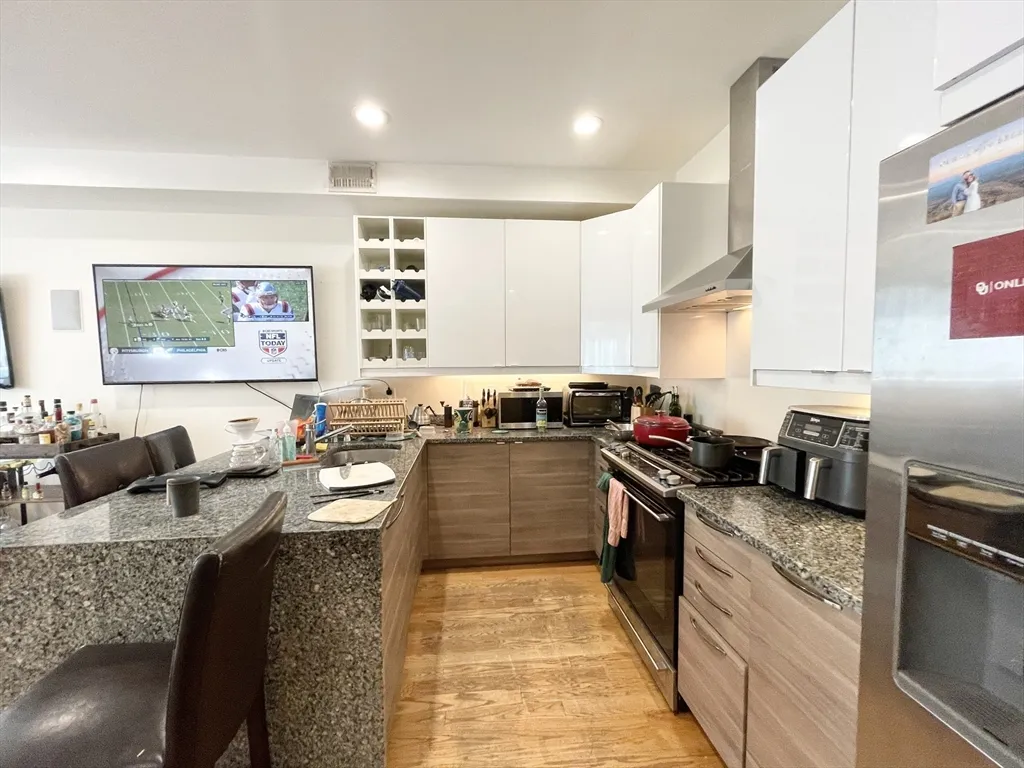 275 Dorchester, Boston