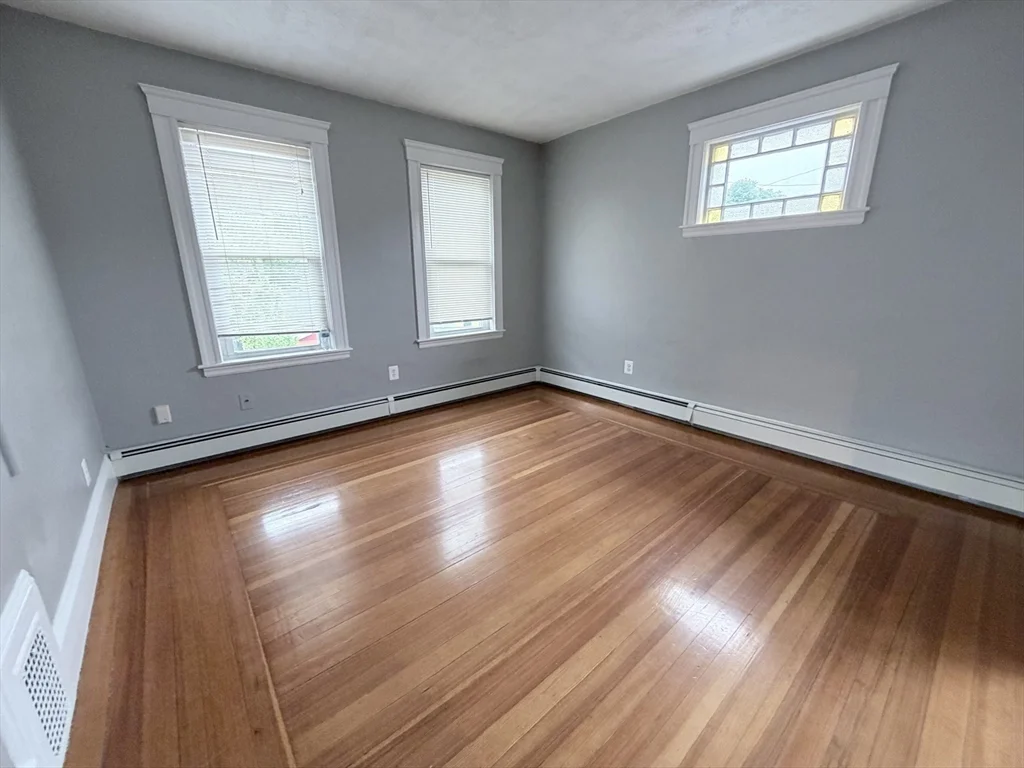 41 Daniels St, Medford