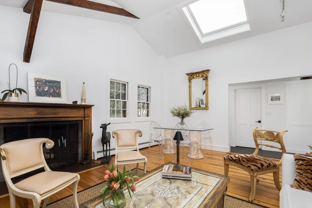 5 Stacey Ct, Marblehead