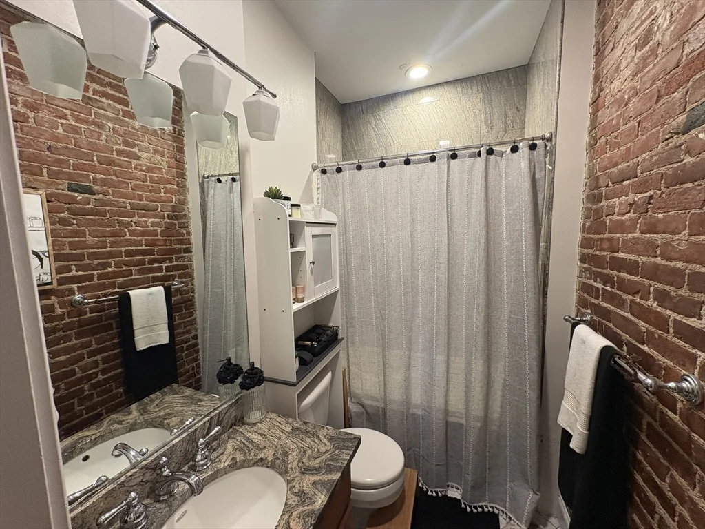 441 Bunker Hill St, Charlestown