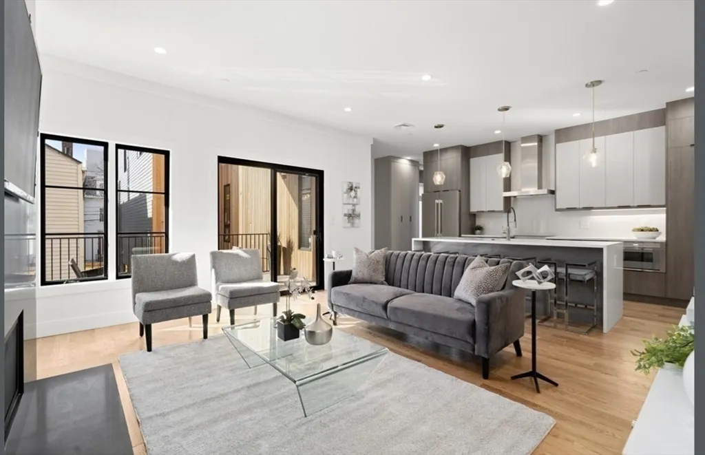 160 West Seventh St, South Boston