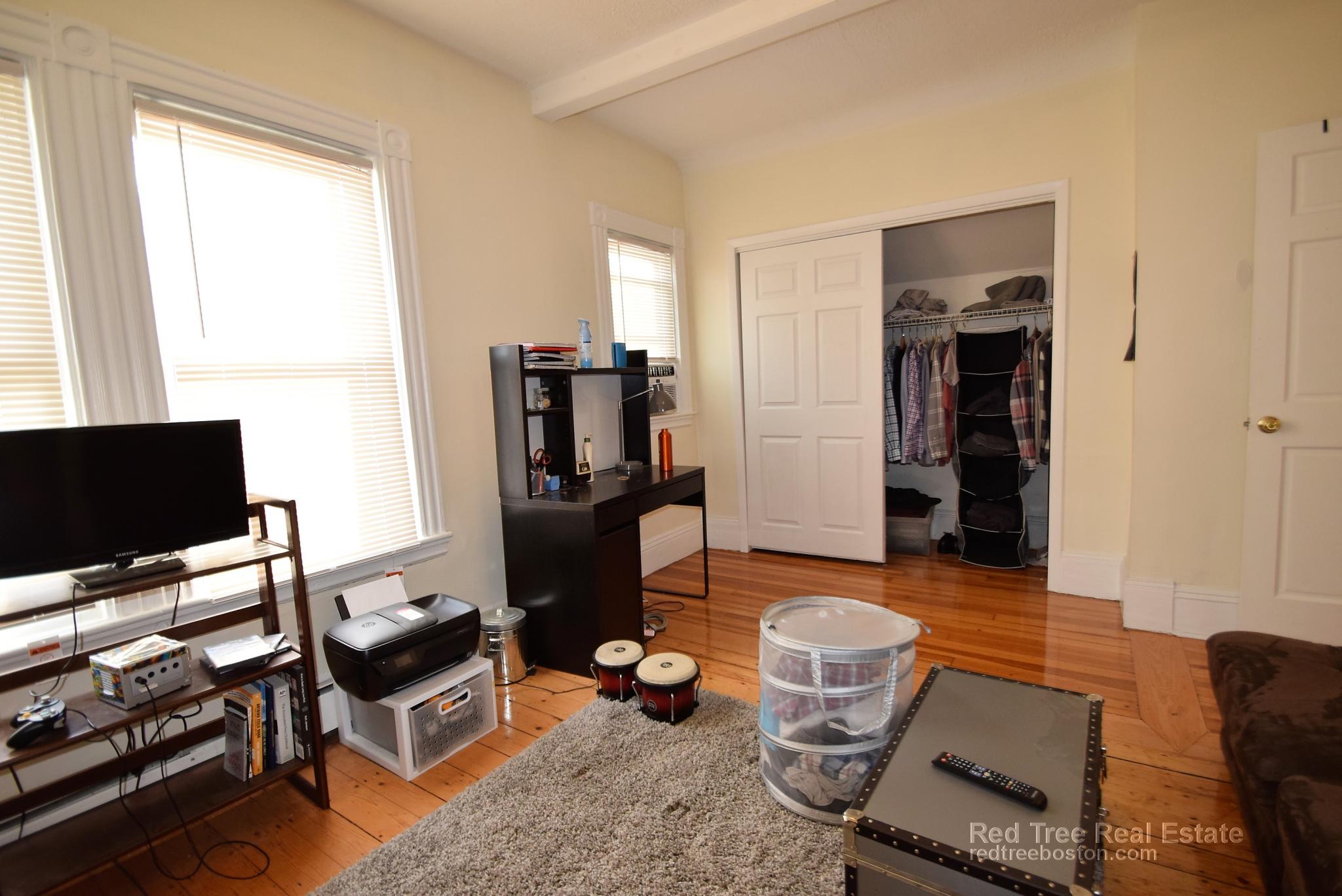 6 bed, 3 bath apartment for rent at 44 Pratt St, Allston — photo 9 of 26