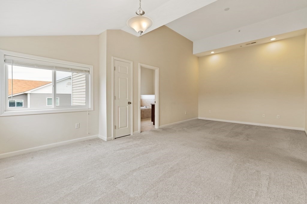 39 John Hancock Dr, Ashland