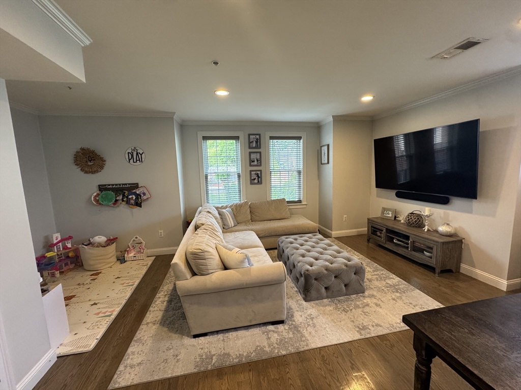 49 Leyden St, East Boston