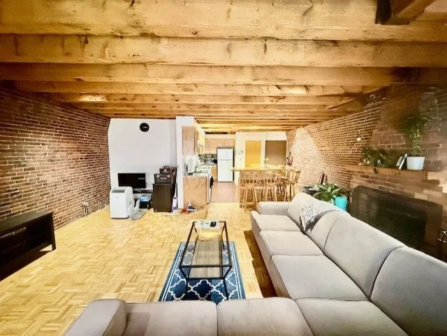 57 Fulton St, North End