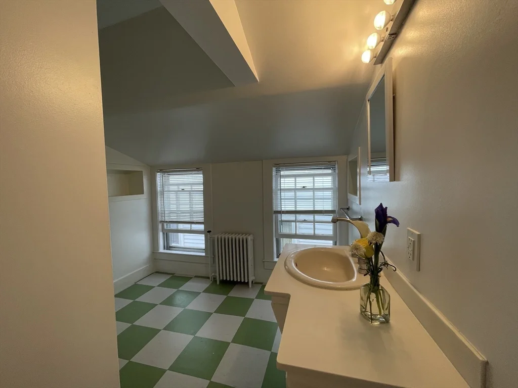 164 Washington St, Marblehead