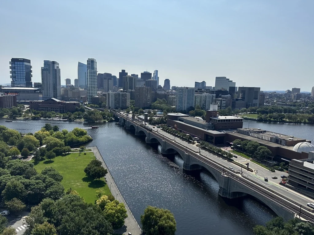 8 Museum Way, East Cambridge