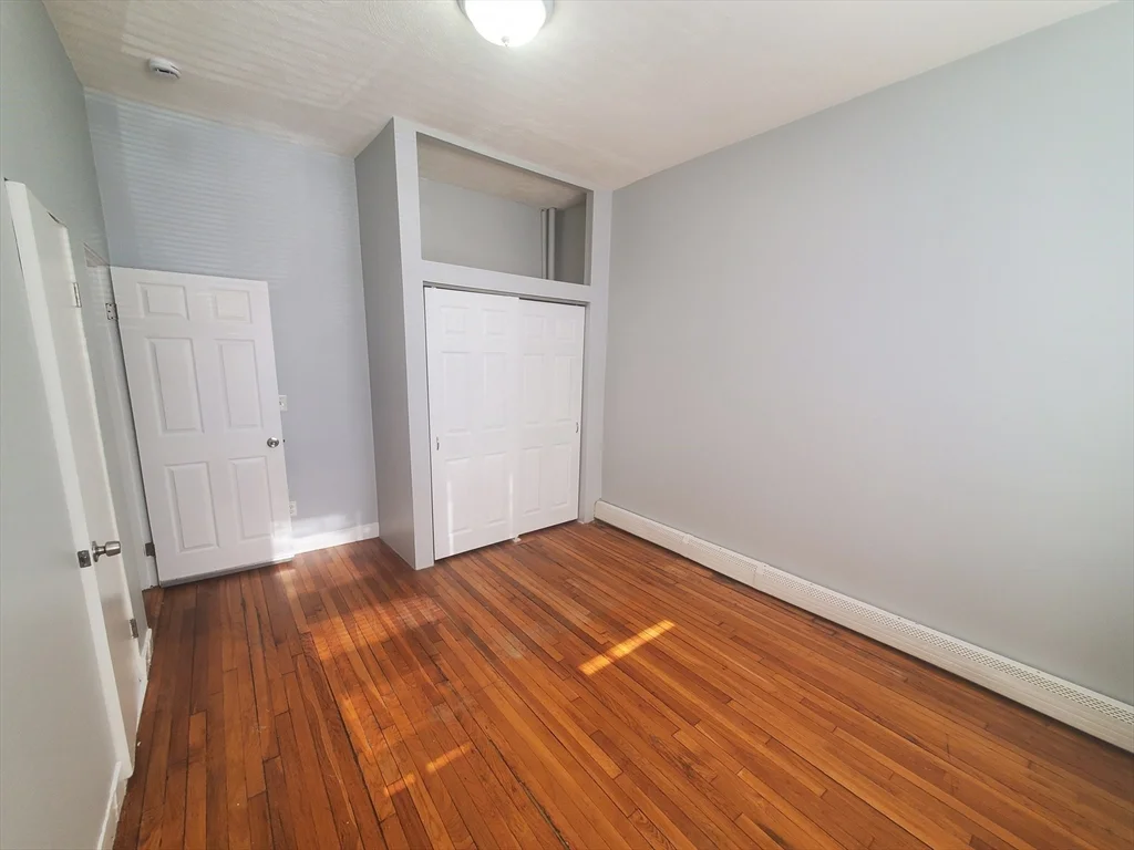 10 Abbottsford, Roxbury