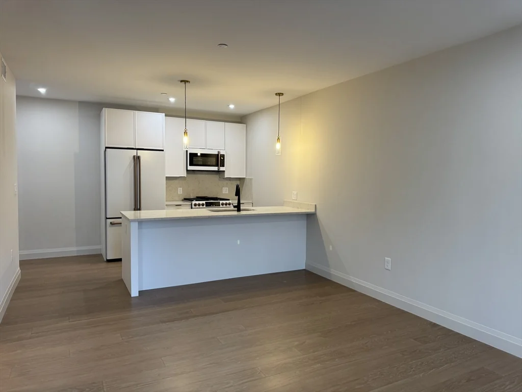 100 Lincoln, Brighton