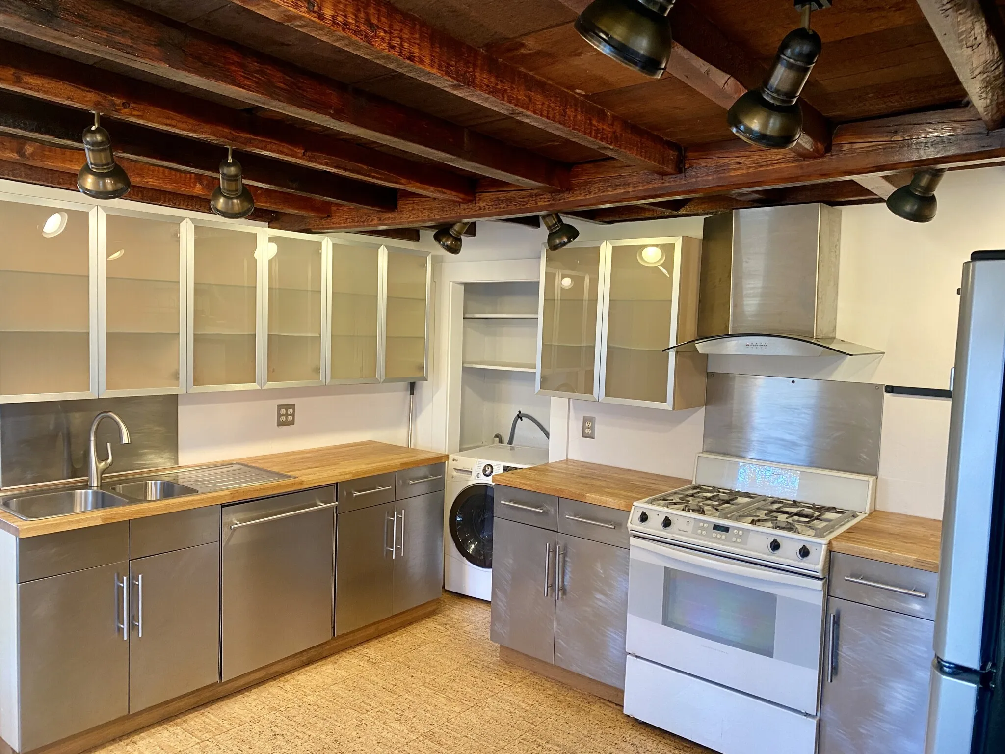 18 Tremont St, The Port