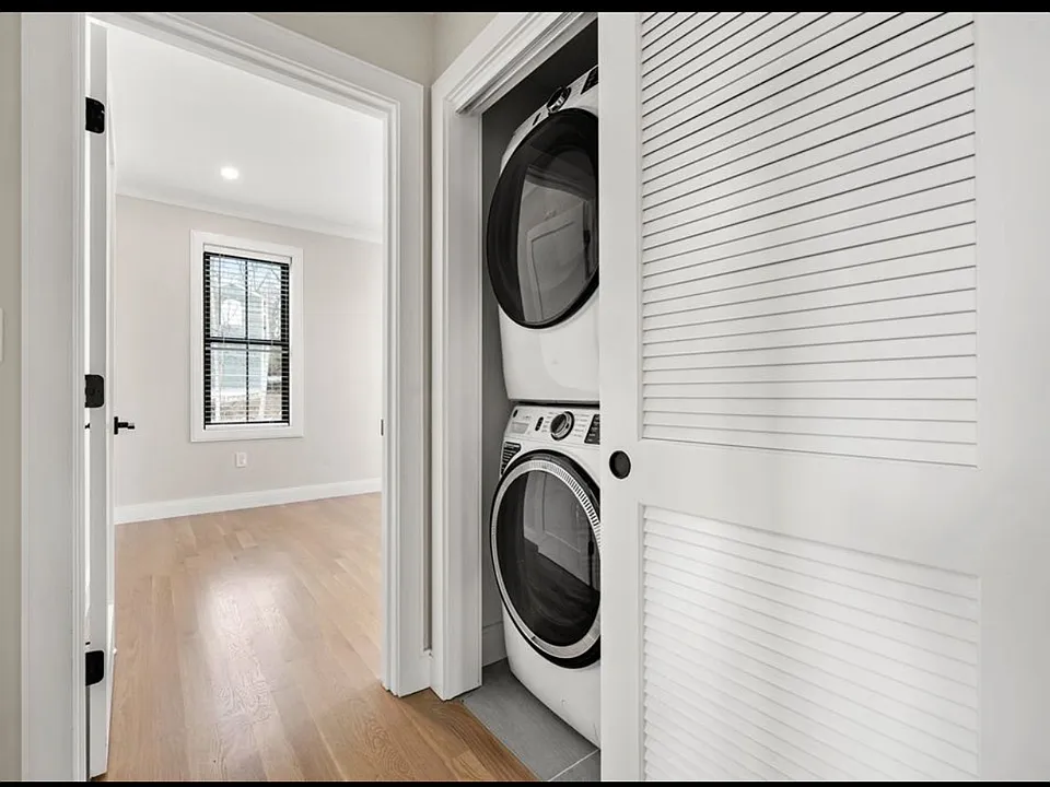 281 Lamartine St, Jamaica Plain