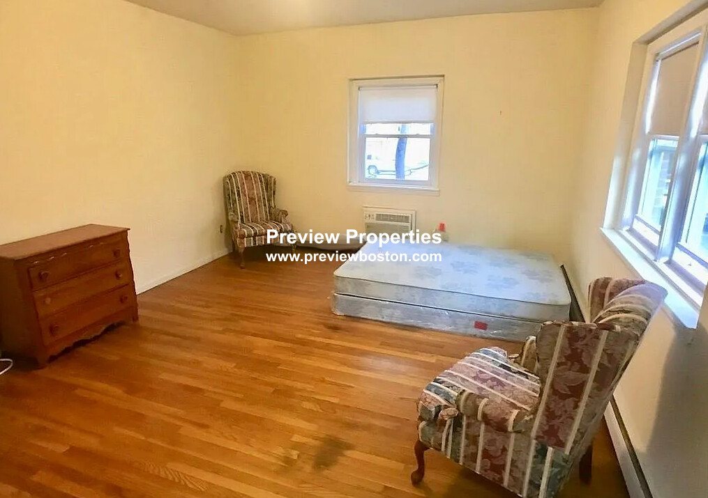 2018 Commonwealth Ave, Brighton