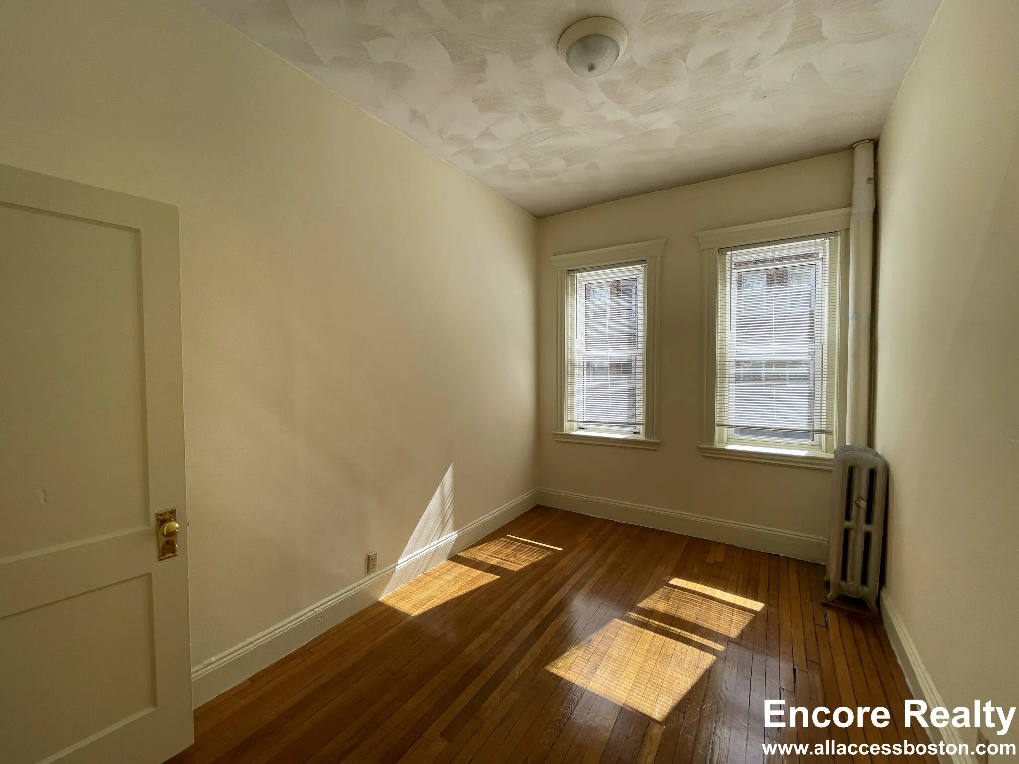 124 Peterborough St, Fenway