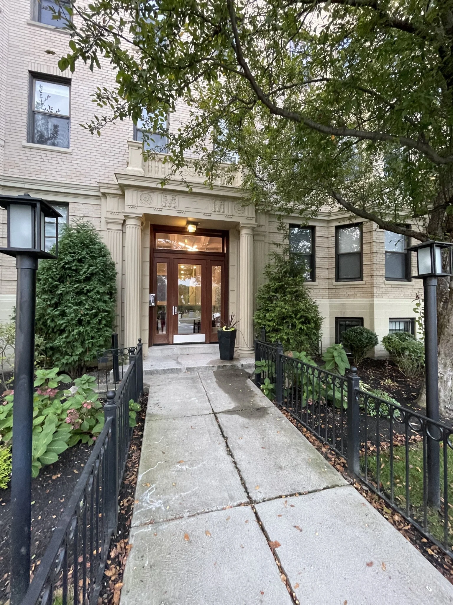 77 Park Dr, Fenway