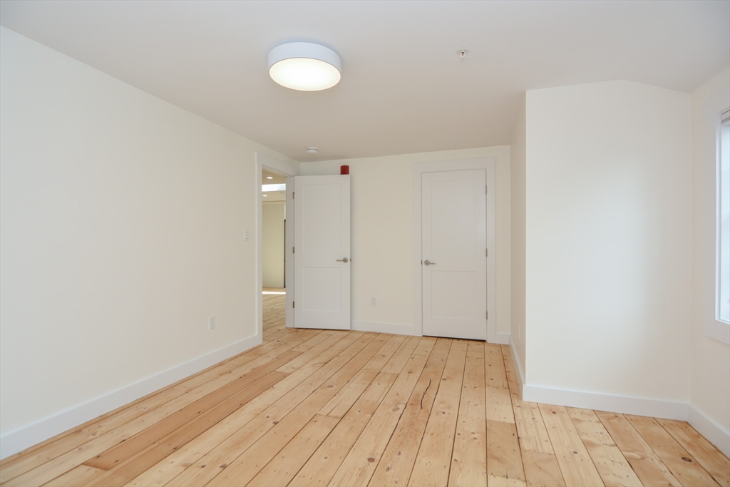 9 State St, Marblehead