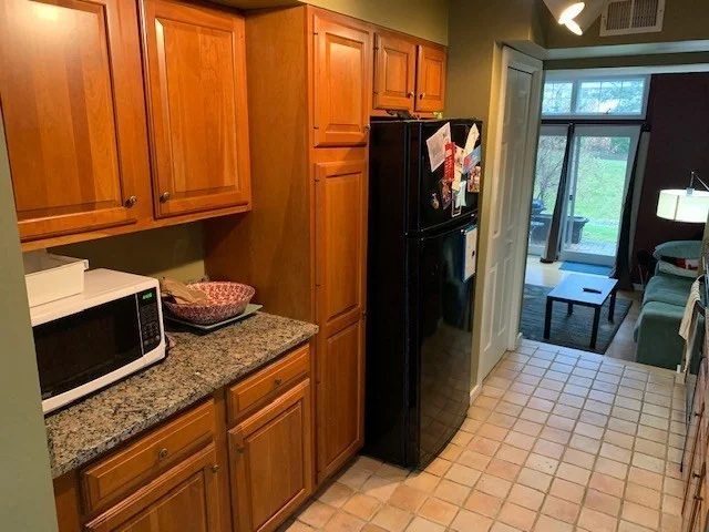 29 Amity Pl, Amherst