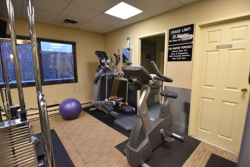 135 Pleasant St, North Brookline