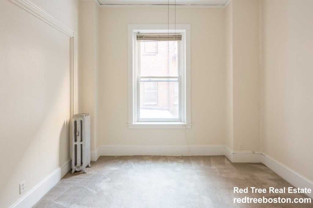 301 Newbury St, Back Bay