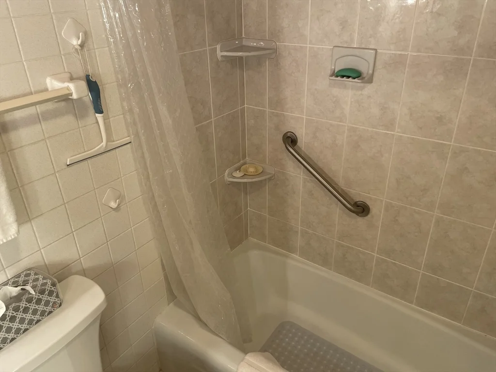 35 Wharf Path, Marblehead