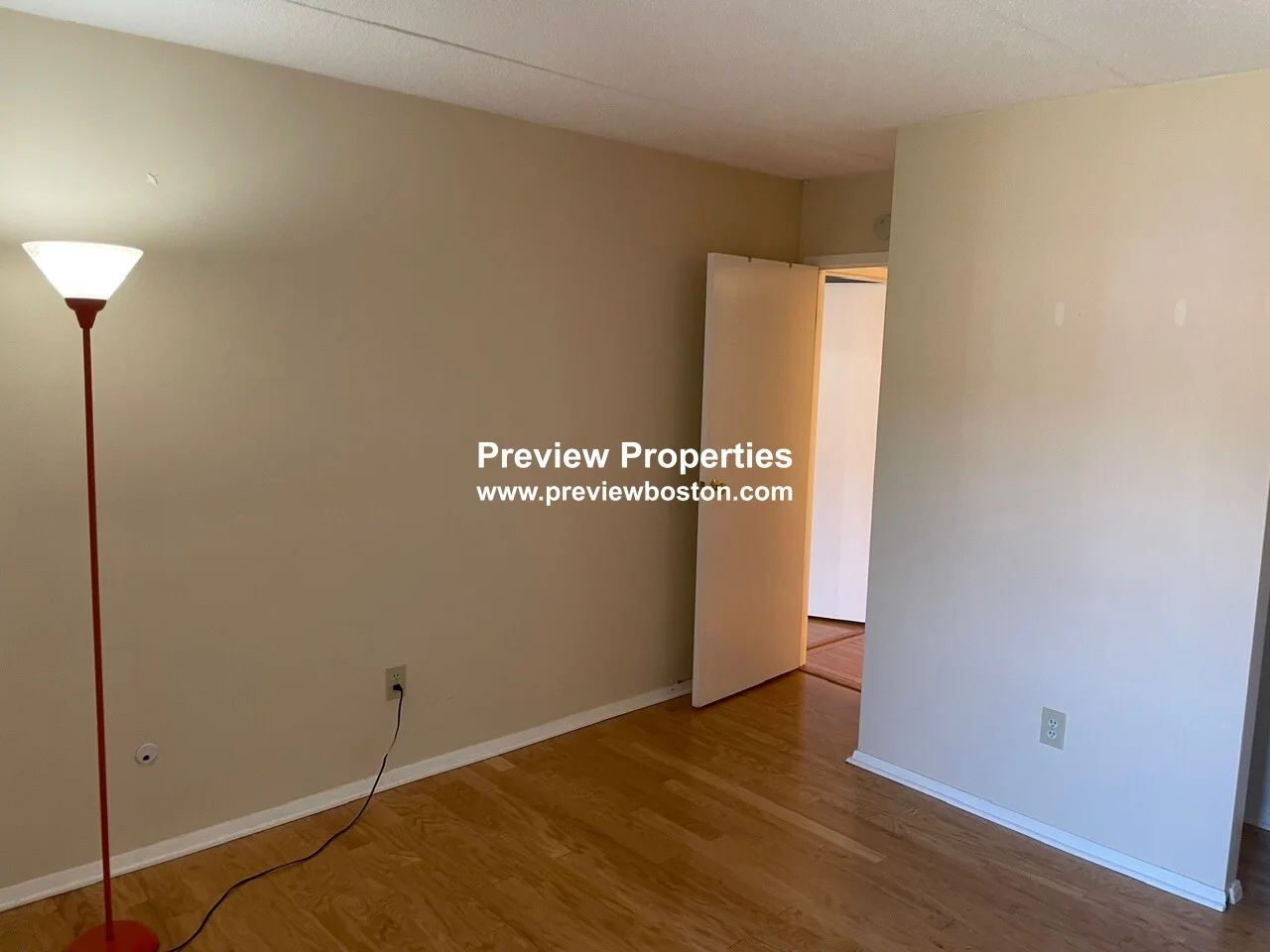 50 Broadlawn Park, Chestnut Hill