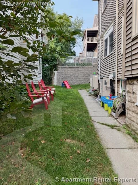 76 Powderhouse Blvd, Davis Square