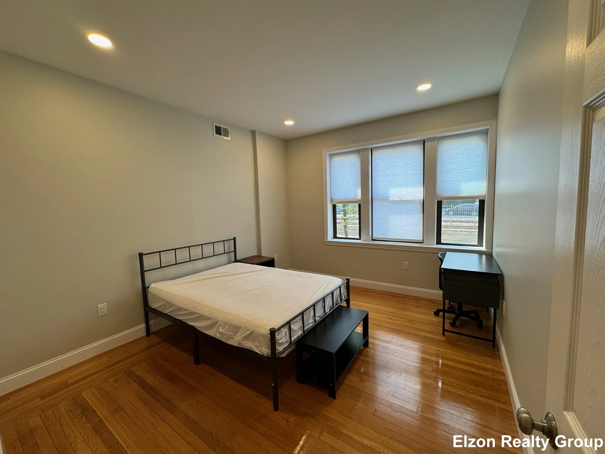 2021 Commonwealth Ave, Brighton