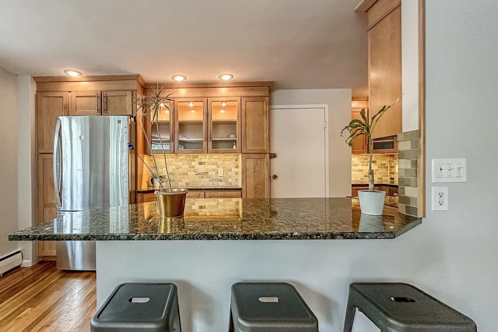 50 Green St, North Brookline